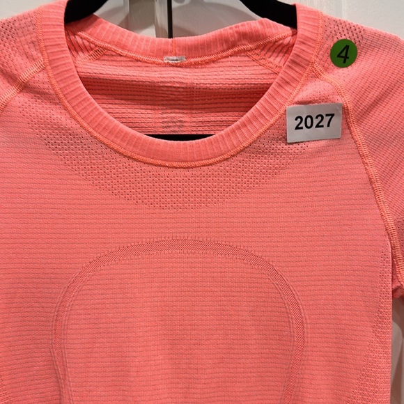 (2027)  🍋 LULULEMON RUN: Swiftly Tech Long Sleeve Crew Sz 4 *EUC - Picture 6 of 10